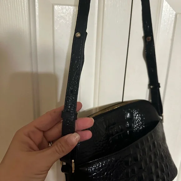 Brahmin crossbody in excellent condition! - Picture 4 of 7
